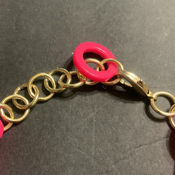 Chunky Hot Pink statement necklace - Picture 3 of 3